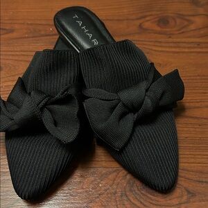 Tahari Black Pointed-Toe Bow Slide Mules